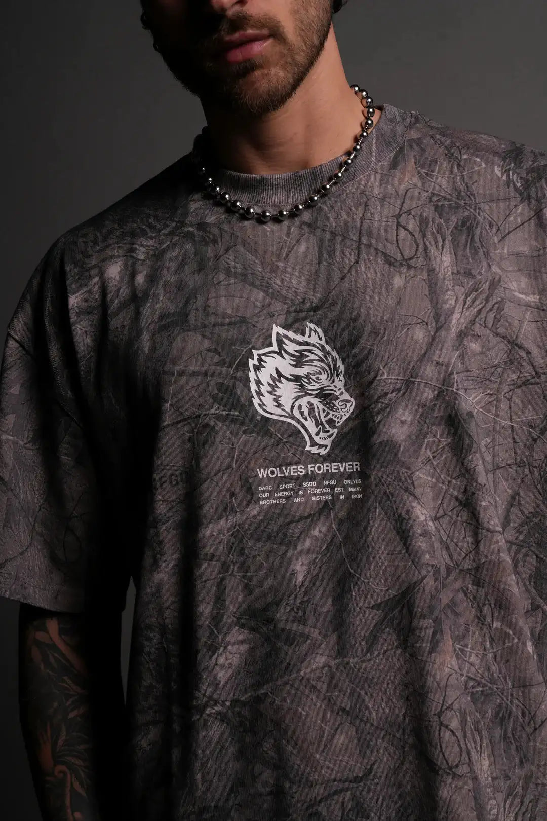 Men's Oversized Camouflage T-shirt with Wolf Head Pattern Printed Short Sleeved Top